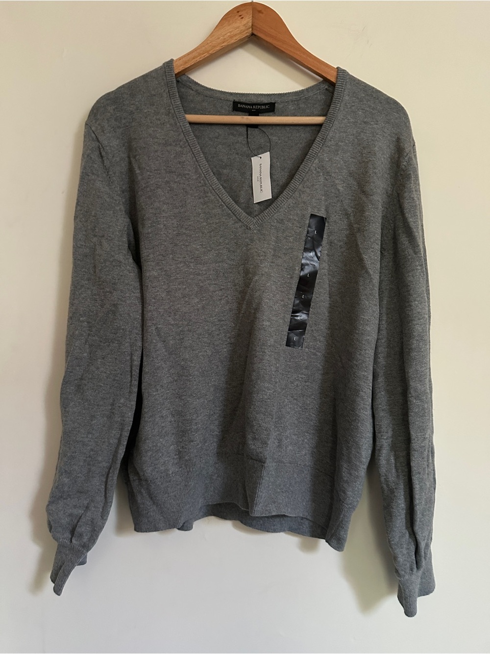 NWT Banana Republic Women’s V-Neck Sweater